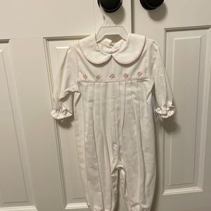 Super sweet, fine cord romper in cream with pale pink details 12m